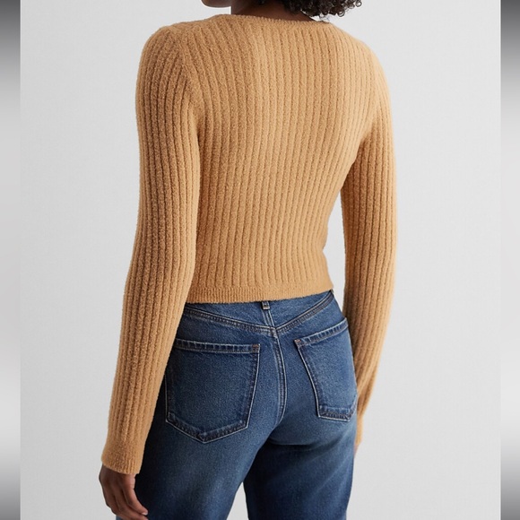 NWT Fitted Ribbed Plush Knit Crew Neck Sweater - Picture 3 of 6